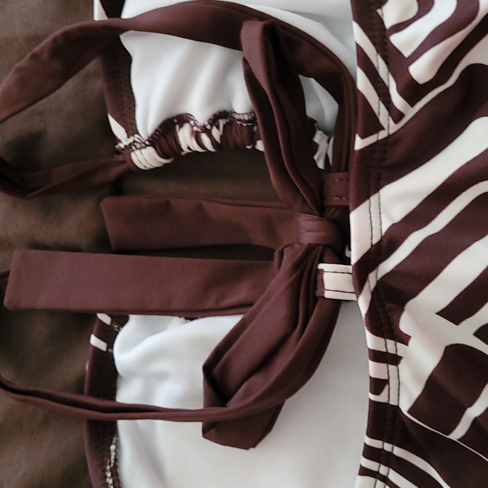 Swimsuit - Picture 4 of 6